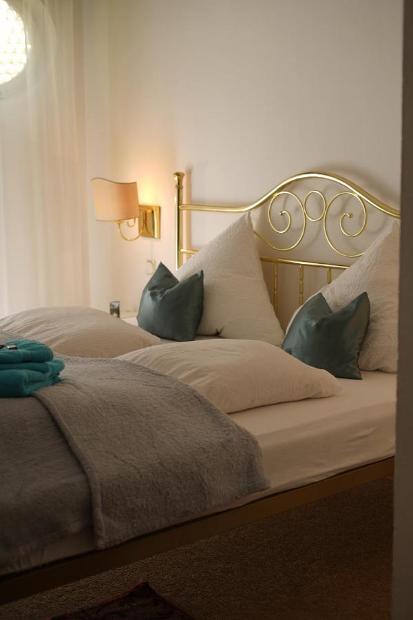 Romantic-Pension Albrecht - Since 1901 Хоэншвангау Экстерьер фото