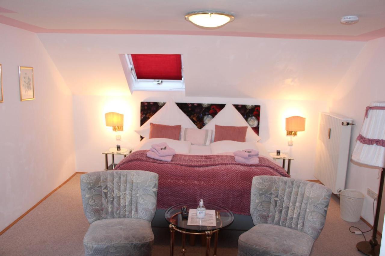 Romantic-Pension Albrecht - Since 1901 Хоэншвангау Экстерьер фото