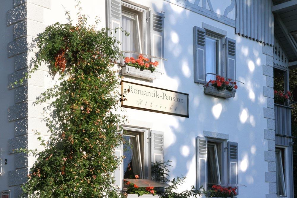 Romantic-Pension Albrecht - Since 1901 Хоэншвангау Экстерьер фото