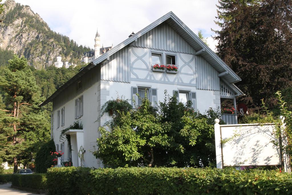 Romantic-Pension Albrecht - Since 1901 Хоэншвангау Экстерьер фото