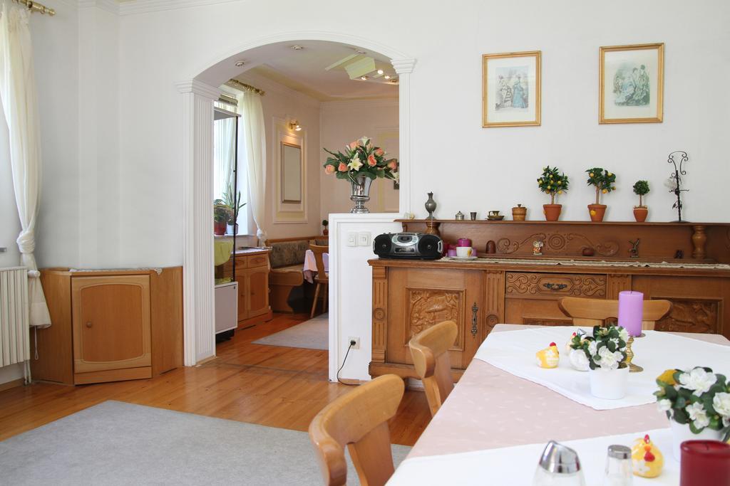 Romantic-Pension Albrecht - Since 1901 Хоэншвангау Экстерьер фото