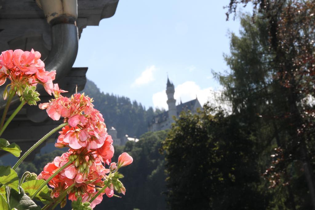 Romantic-Pension Albrecht - Since 1901 Хоэншвангау Экстерьер фото